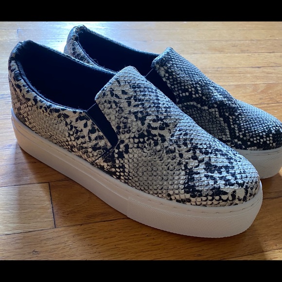 NanaMacs, Qupid slip on snake print sneakers size 7, lightly worn condition - Picture 2 of 10